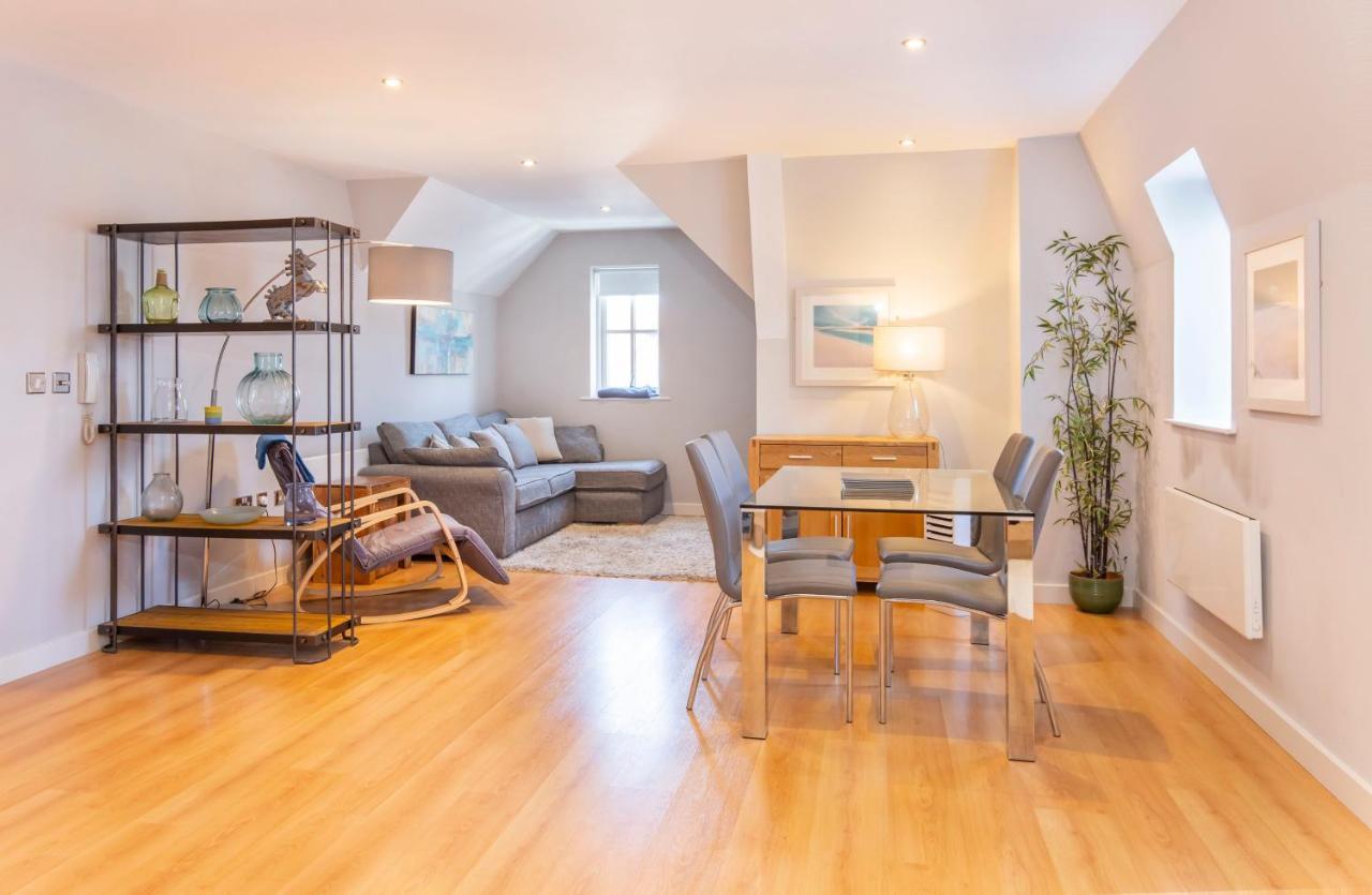 Loft With Parking * York