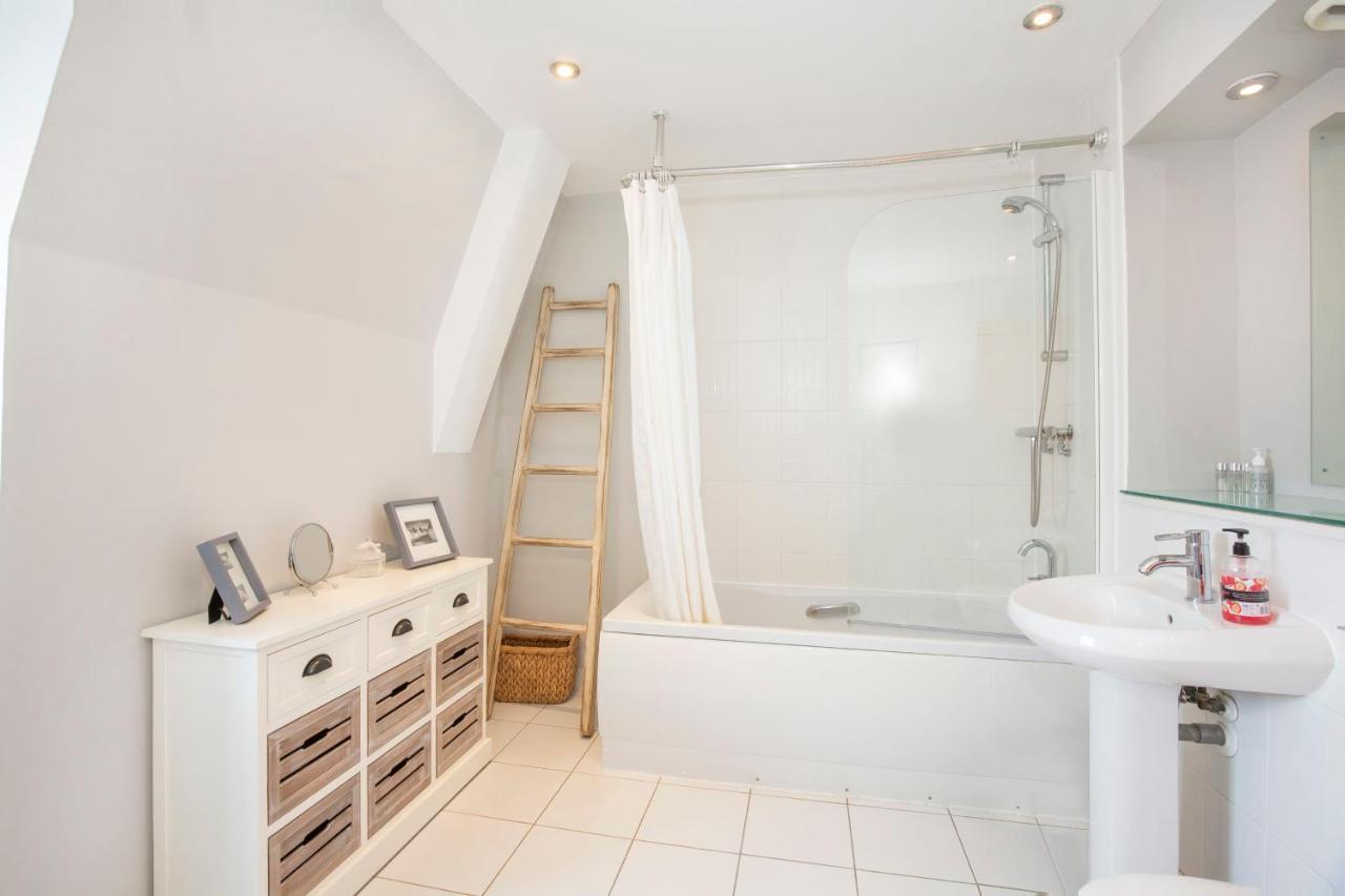 Loft With Parking * York
